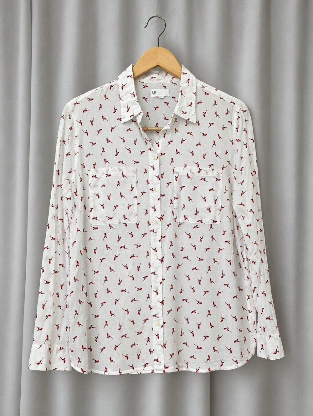 GAP Cardinal Bird Print Boyfriend Fit Button Front Semi Sheer Americana Blouse